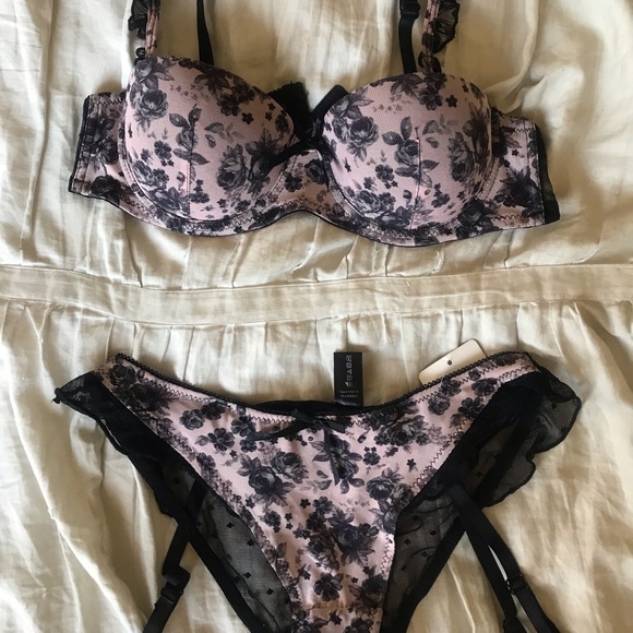 NWT - Rene Rofe Lingerie Set - Picture 6 of 7